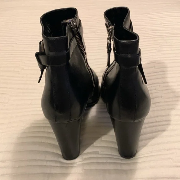 Lauren Ralph Lauren Women’s Black Laletta Leather Bootie Size 7.5B - Picture 10 of 14